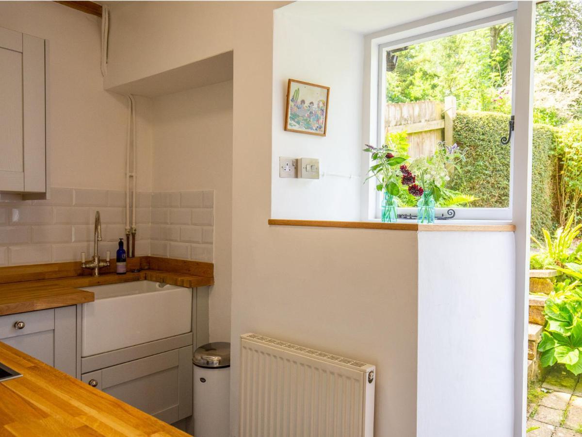 Lily Cottage Tew Dış mekan fotoğraf
