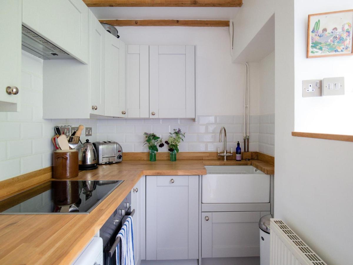 Lily Cottage Tew Dış mekan fotoğraf
